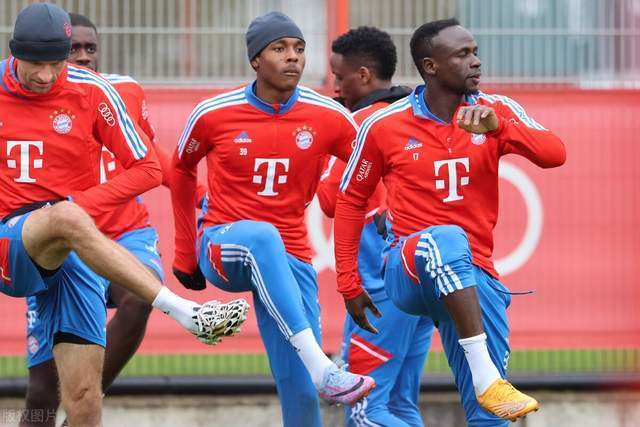  德甲争冠形势白热化拜仁与多特积分咬紧不放  