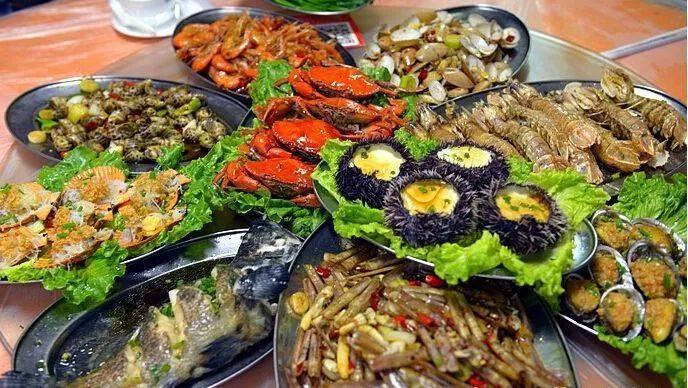  洛里昂海鲜美食联动赛事，打造特色观赛体验  